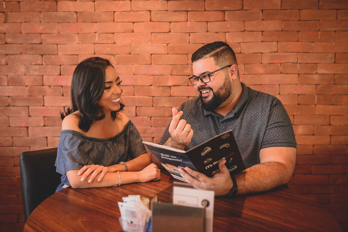 Ensaio de casal na cafeteria, Mr Black JP, João Pessoa, pré wedding, Nutri Thamires e Ranny, Provence 21, fotos criativas de casal na cafeteria, noiva em João Pessoa,  Santa Farra João Pessoa