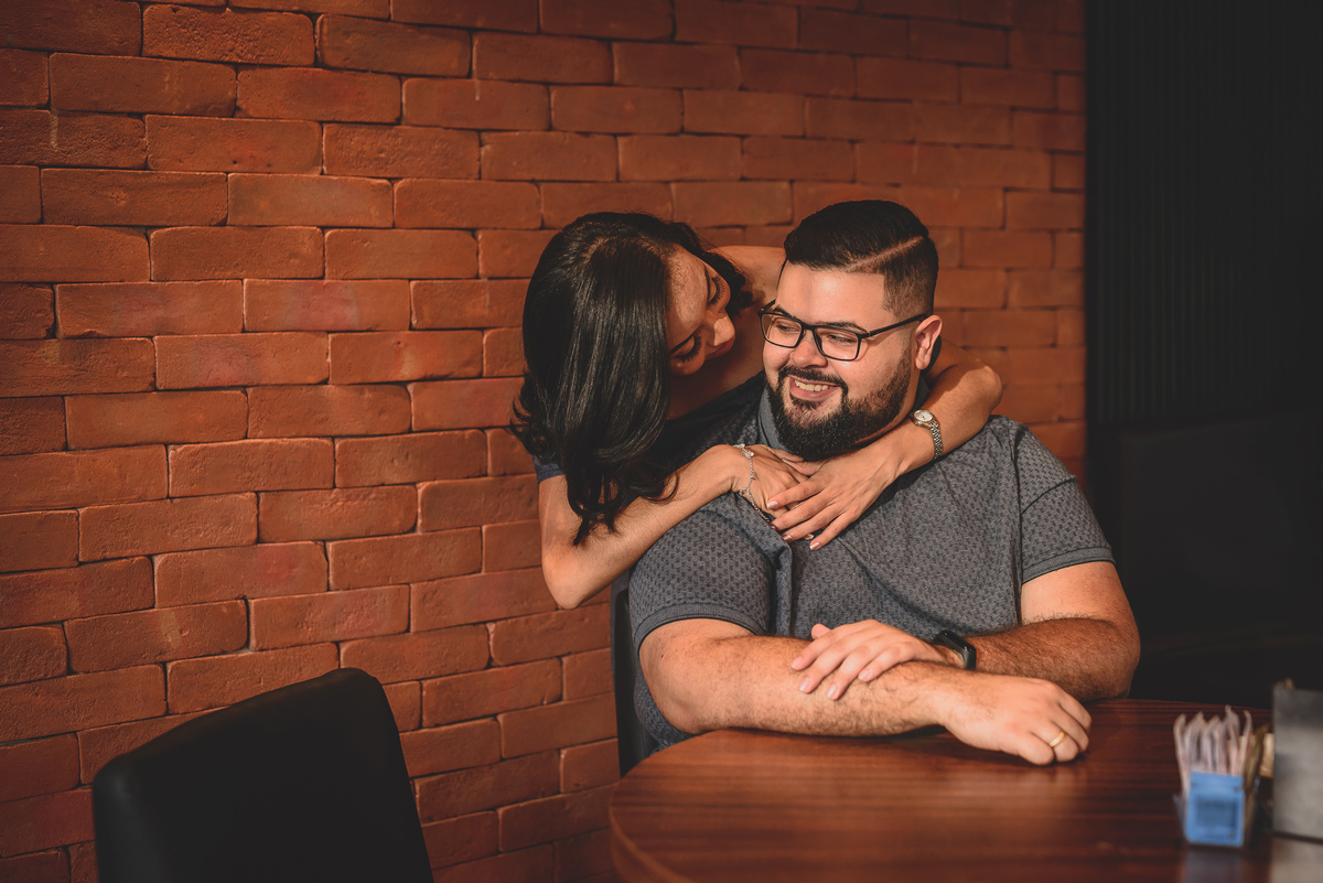 Ensaio de casal na cafeteria, Mr Black JP, João Pessoa, pré wedding, Nutri Thamires e Ranny, Provence 21, fotos criativas de casal na cafeteria, noiva em João Pessoa,  Santa Farra João Pessoa