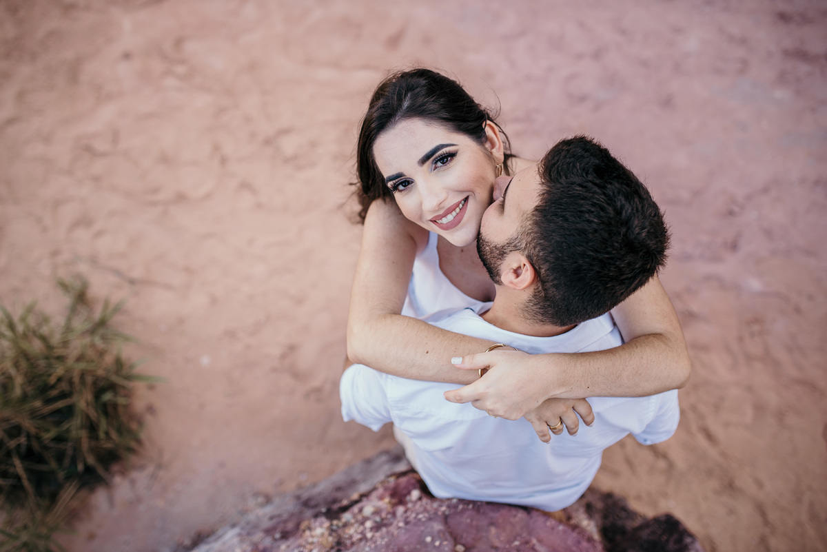 ensaio pré wedding, igreja mãe redentor, cristo, praia de Tabatinga, fotos de pré casamento espontâneas e criativas, fotos pré casamento na praia, dedo de Deus, praia de tambaba, litoral sul da paraíba, por do sol, ensaio pré wedding na praia