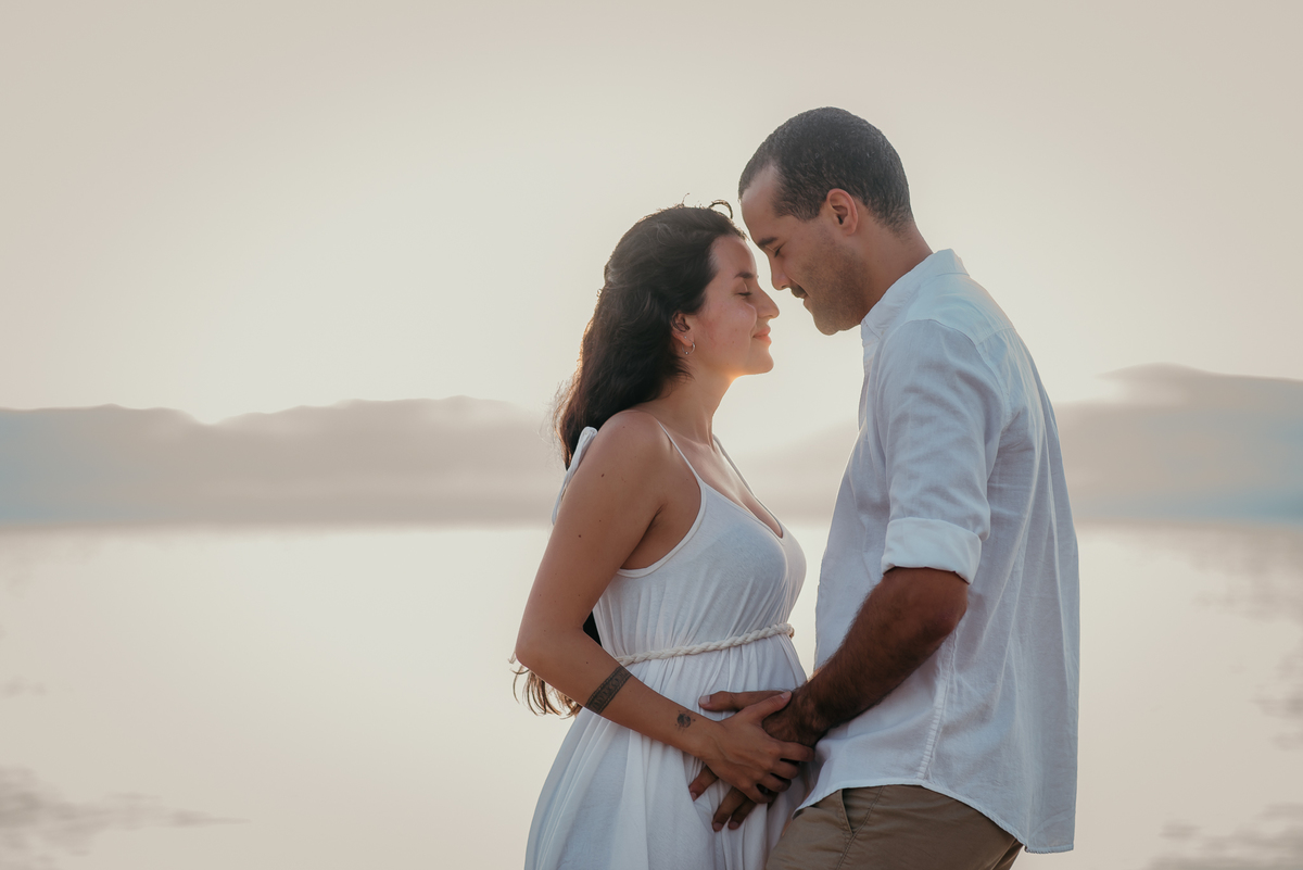 Ensaio ao nascer do sol, ensaio gestante, praia do cabo branco, João Pessoa, pra de João Pessoa, por do sol em João Pessoa