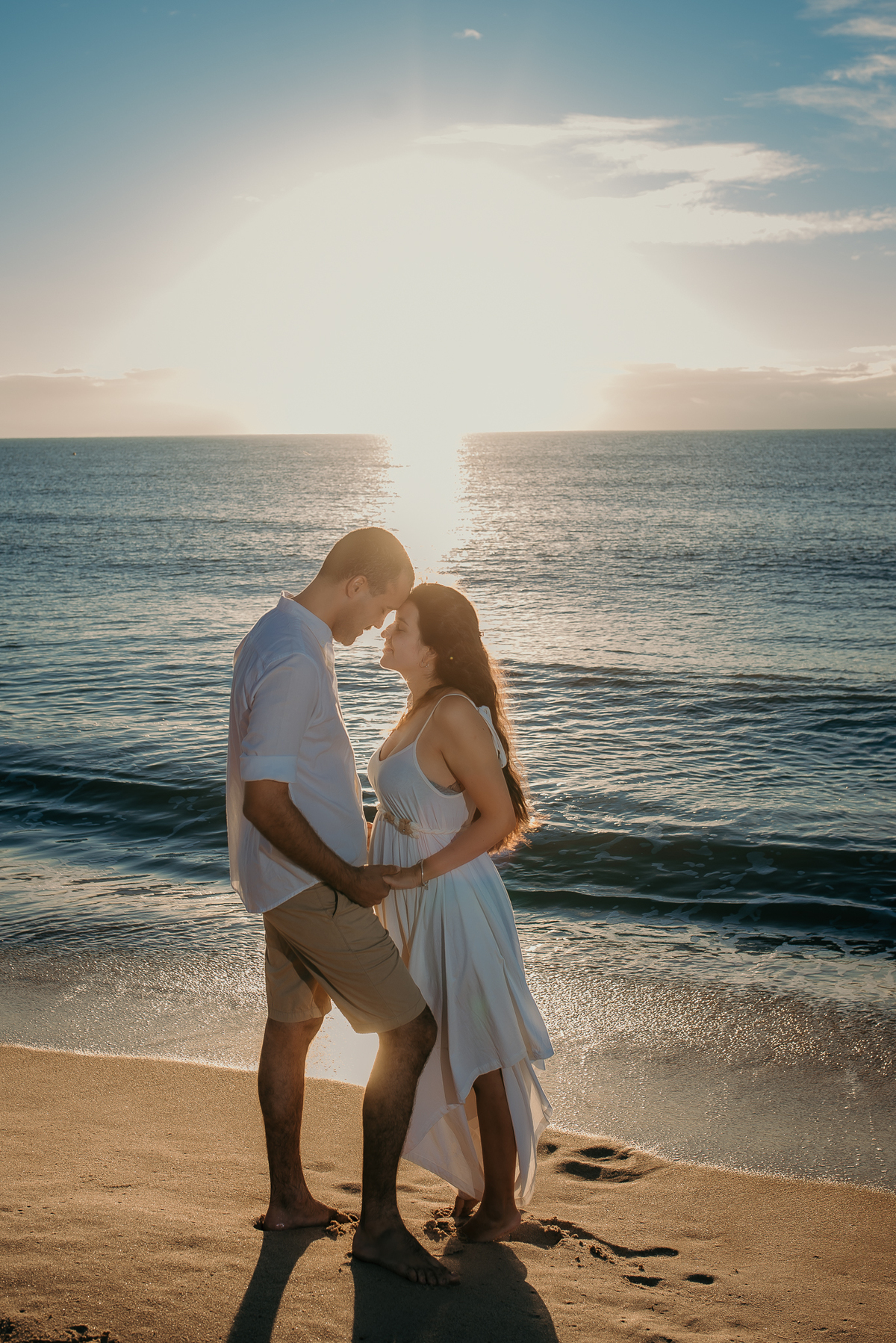 Ensaio ao nascer do sol, ensaio gestante, praia do cabo branco, João Pessoa, pra de João Pessoa, por do sol em João Pessoa