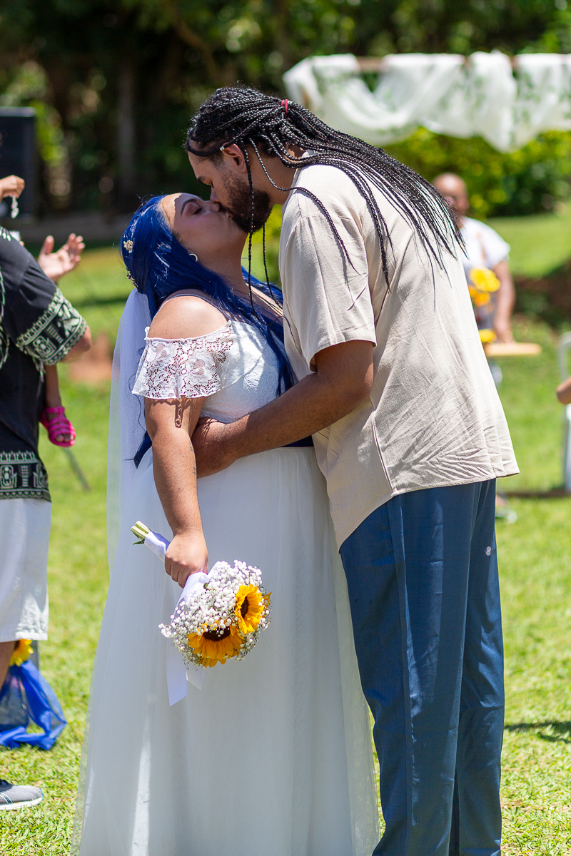 Beijo dos Noivos em casamento em Pindamonhangaba - Studio i