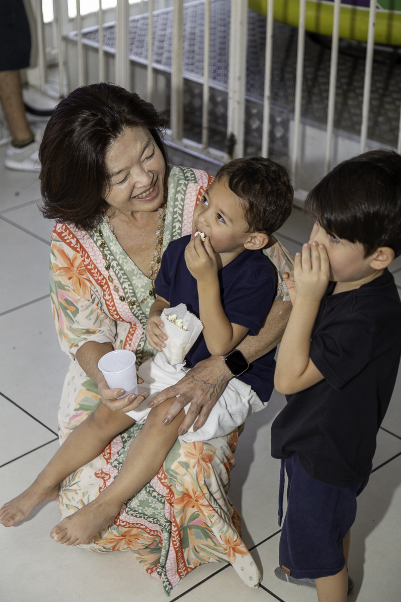 Studio i: registrando histórias de família em Taubaté.