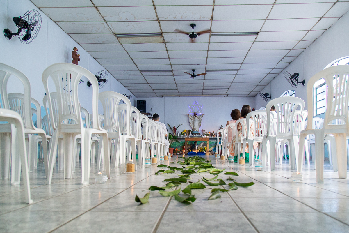 Detalhes da cerimônia de Umbanda na Casa de Oração Nossa Senhora da Guia em Taubaté. Fotografia: Studio i.