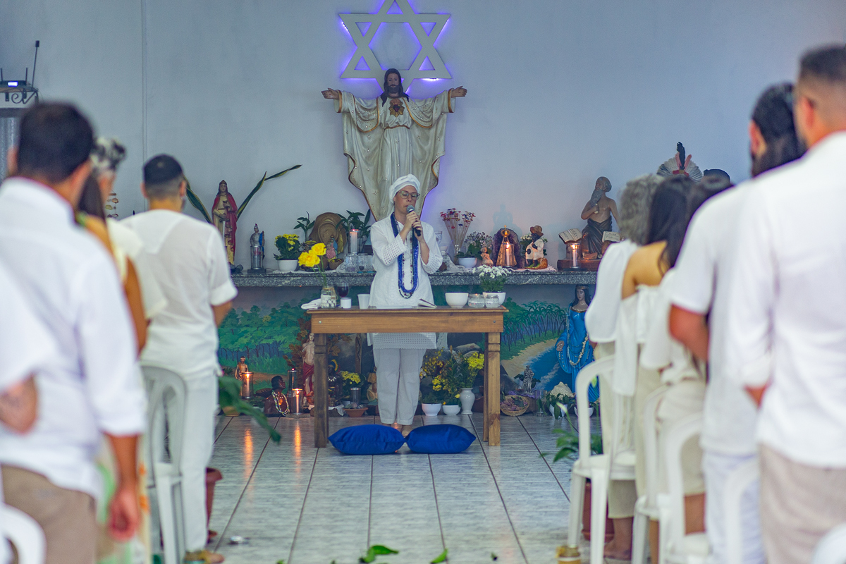 Detalhes da cerimônia de Umbanda na Casa de Oração Nossa Senhora da Guia em Taubaté. Fotografia: Studio i.