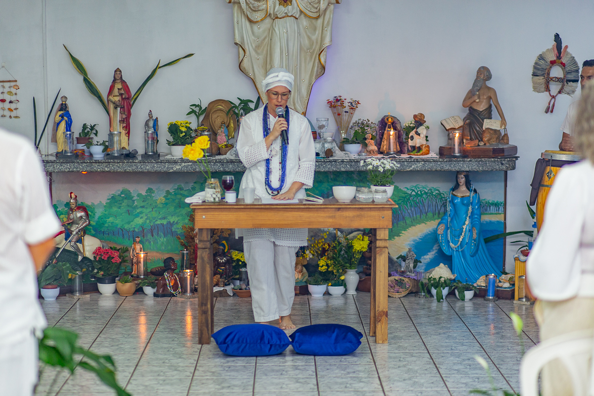 Detalhes da cerimônia de Umbanda na Casa de Oração Nossa Senhora da Guia em Taubaté. Fotografia: Studio i.
