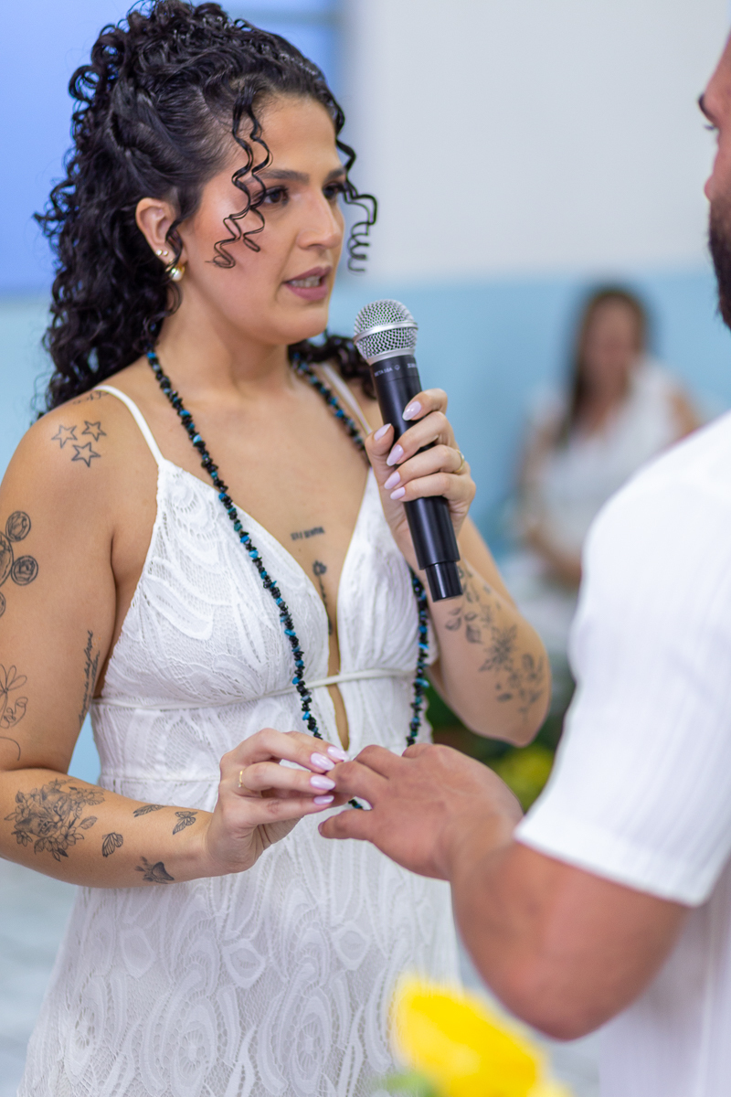 Momentos reais e espontâneos do casamento de Dani e Flávio. O olhar atento de Dan Martins, fotógrafo há 13 anos.
