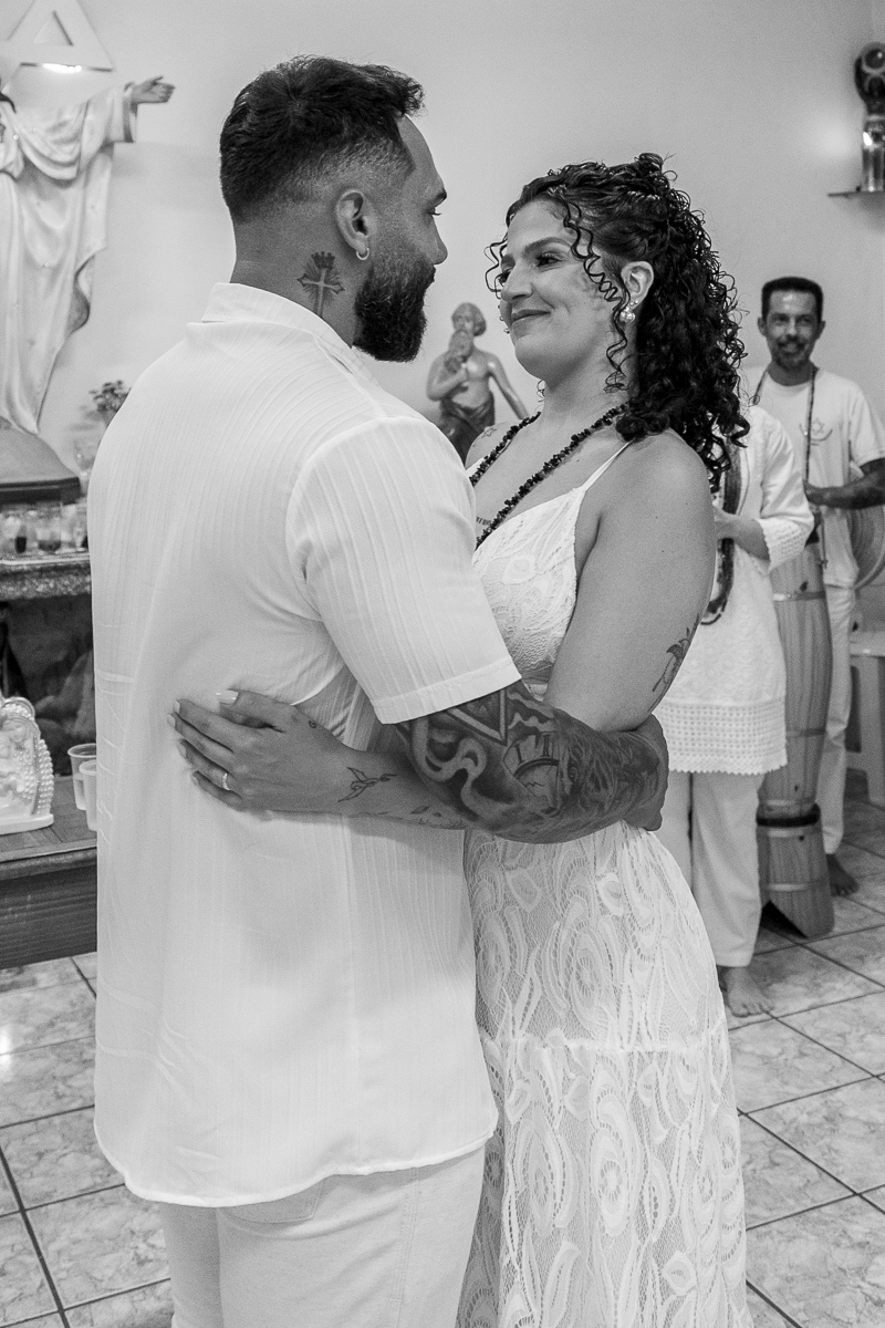 Momentos reais e espontâneos do casamento de Dani e Flávio. O olhar atento de Dan Martins, fotógrafo há 13 anos.