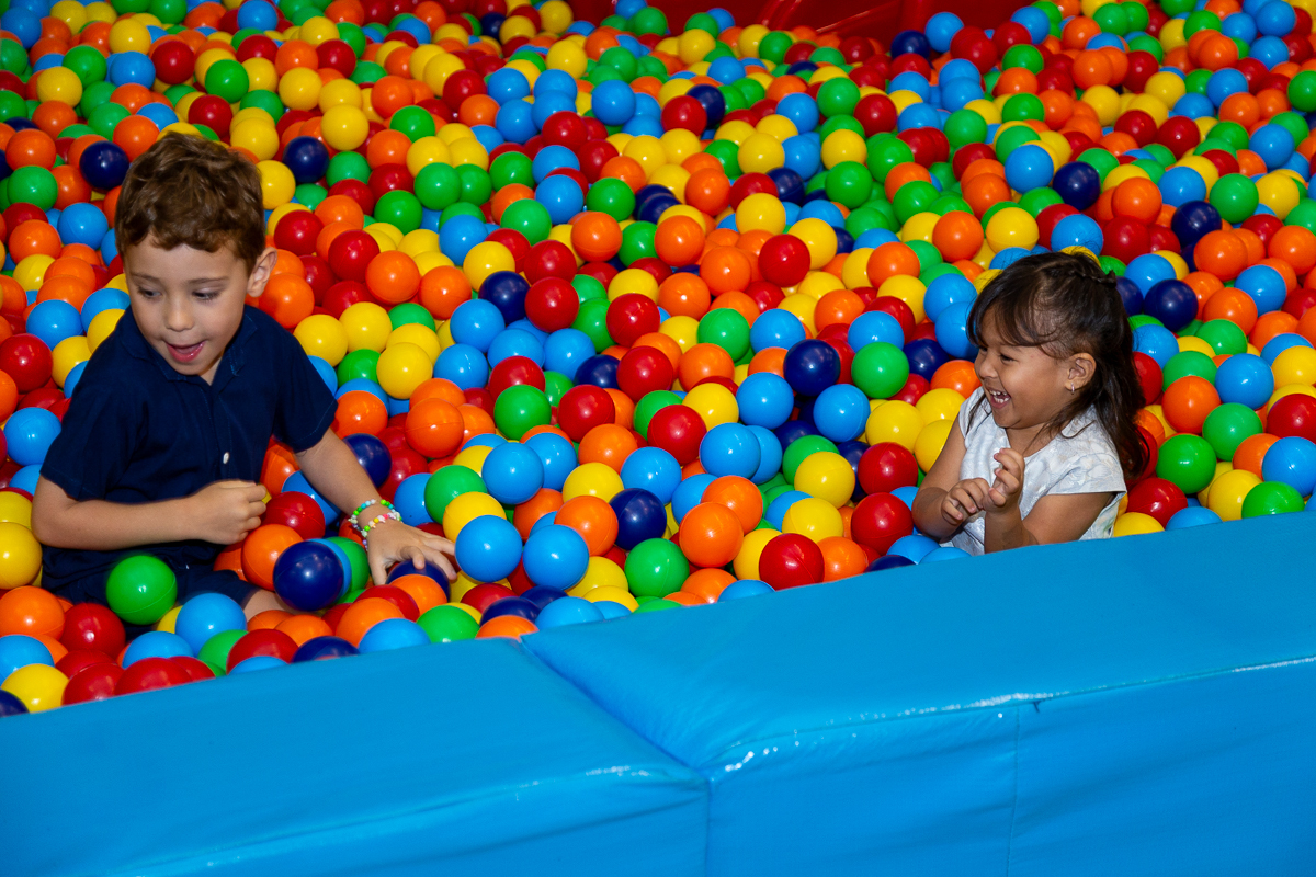 Momentos reais e espontâneos eternizados pela Studio i. Fotógrafo de família com 13 anos de experiência no Vale do Paraíba.