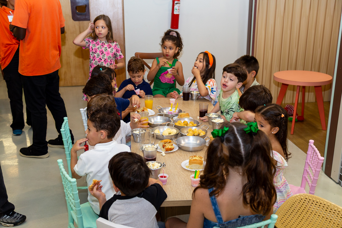Momentos reais e espontâneos eternizados pela Studio i. Fotógrafo de família com 13 anos de experiência no Vale do Paraíba.