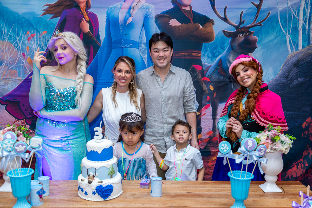 A alegria genuína da infância capturada com estilo documental. Cobertura de aniversário infantil em Taubaté.