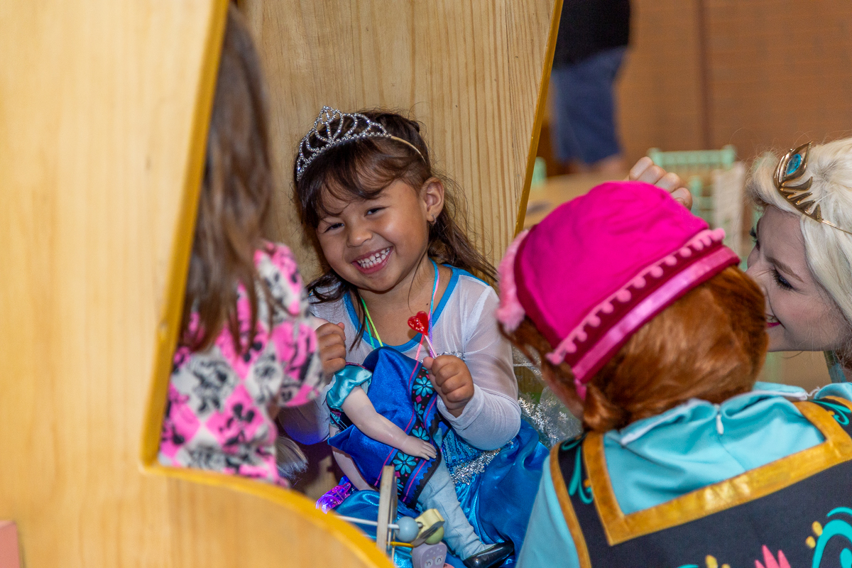 A alegria genuína da infância capturada com estilo documental. Cobertura de aniversário infantil em Taubaté.