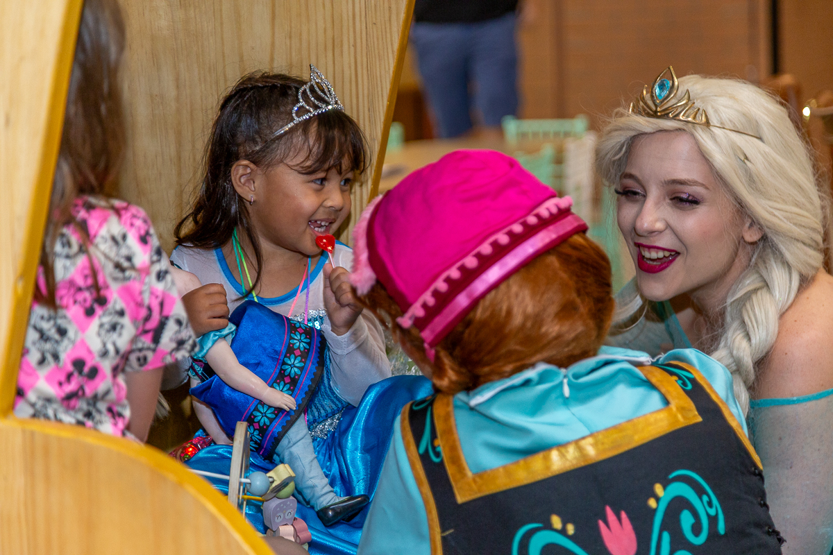 A alegria genuína da infância capturada com estilo documental. Cobertura de aniversário infantil em Taubaté.