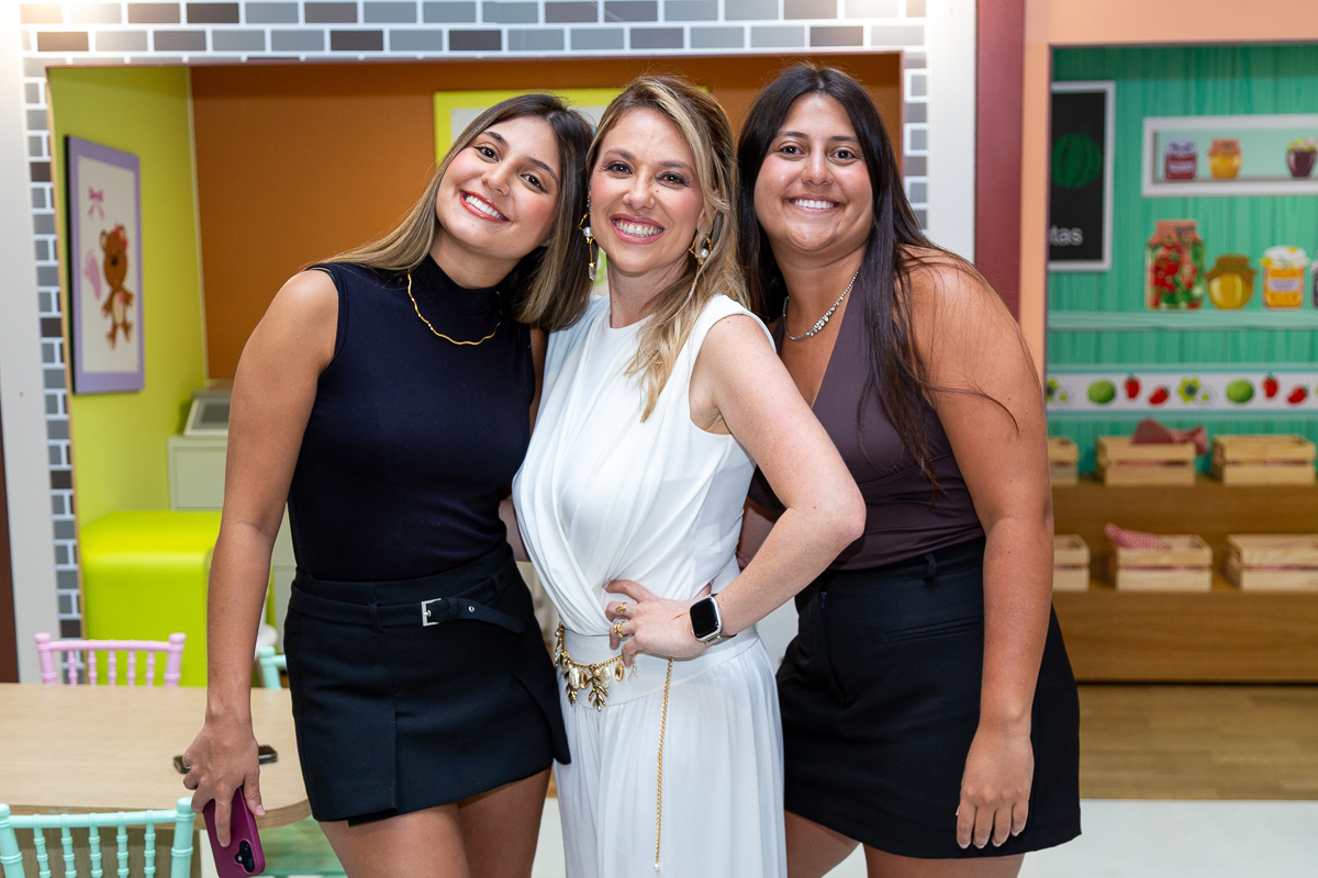 Acompanhando o crescimento da Laura desde a barriga! Fotografia documental de família em Taubaté.