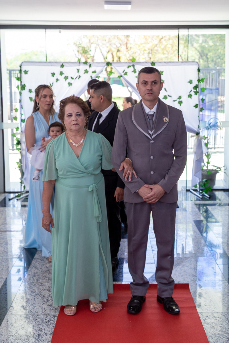 Fotógrafo de casamento no Vale do Paraíba com 13 anos de experiência. Álbuns premium e memórias reais em Roseira SP.