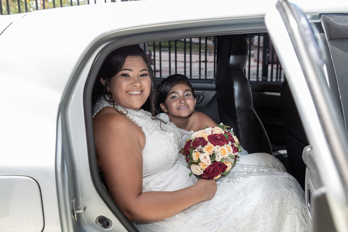 O presente surpresa da família: emoção no casamento de Elaine e Airton em Roseira. Fotografia documental de casamento