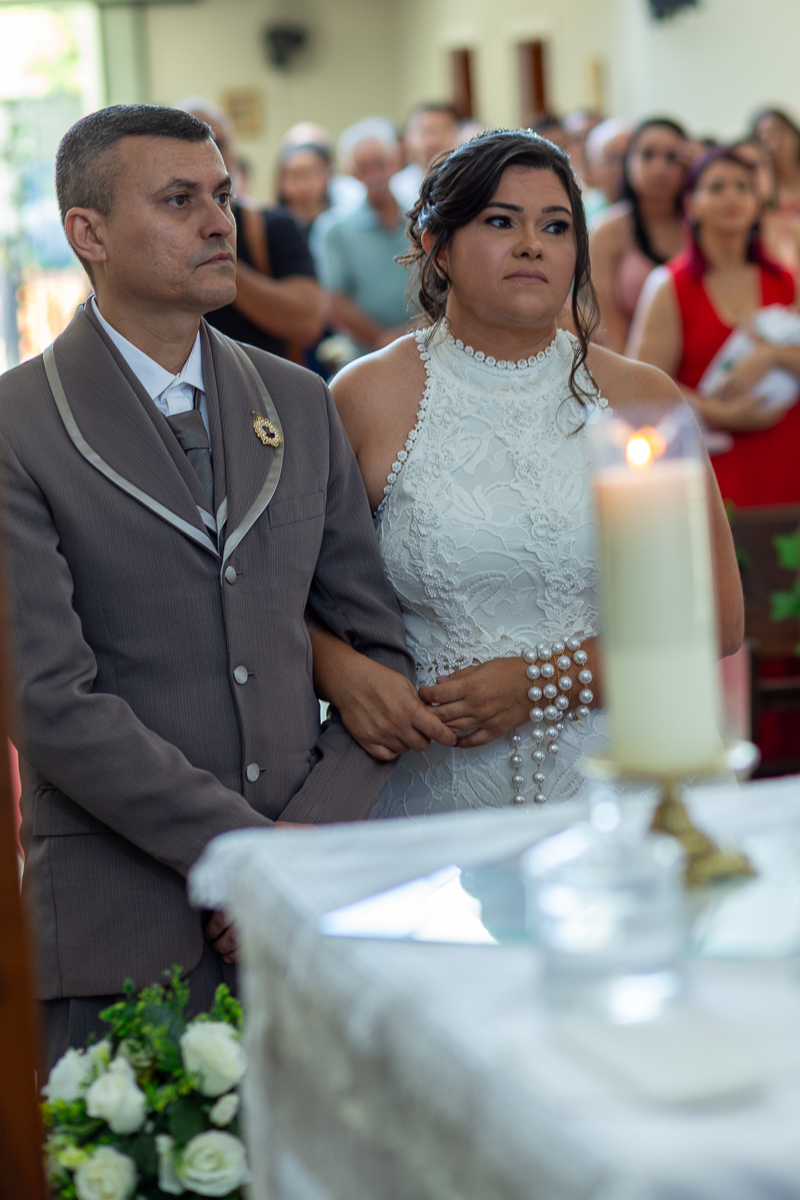 O presente surpresa da família: emoção no casamento de Elaine e Airton em Roseira. Fotografia documental de casamento