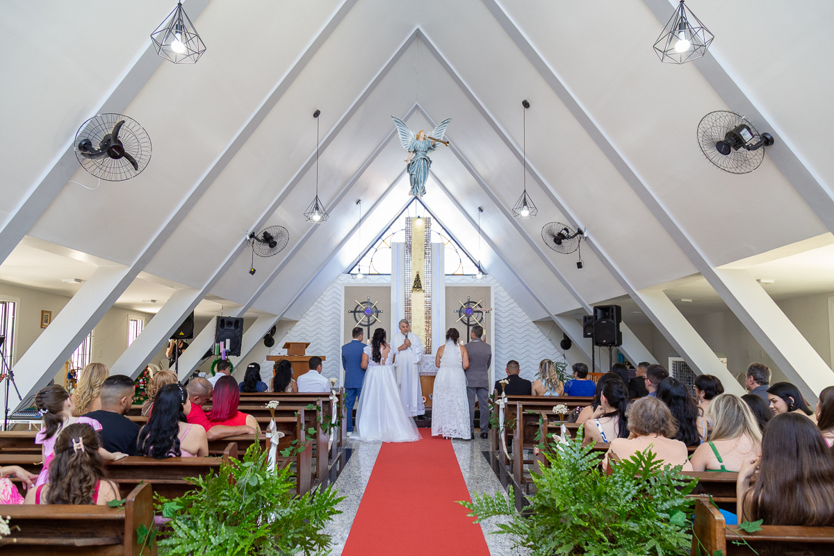 Cerimônia de casamento na Comunidade Nossa Senhora Aparecida em Roseira SP. Fotografia por Studio i - Dan Martins e Ana Almeida