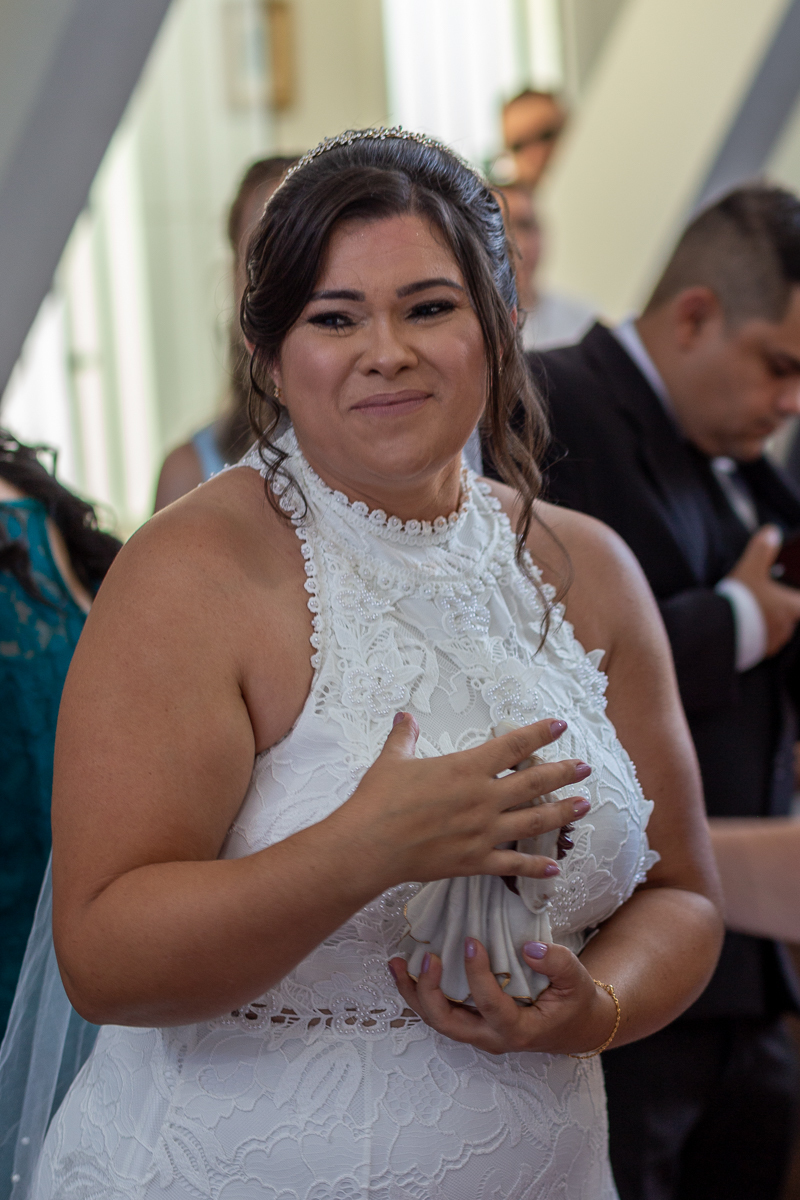 O presente surpresa da família: emoção no casamento de Elaine e Airton em Roseira. Fotografia documental de casamento