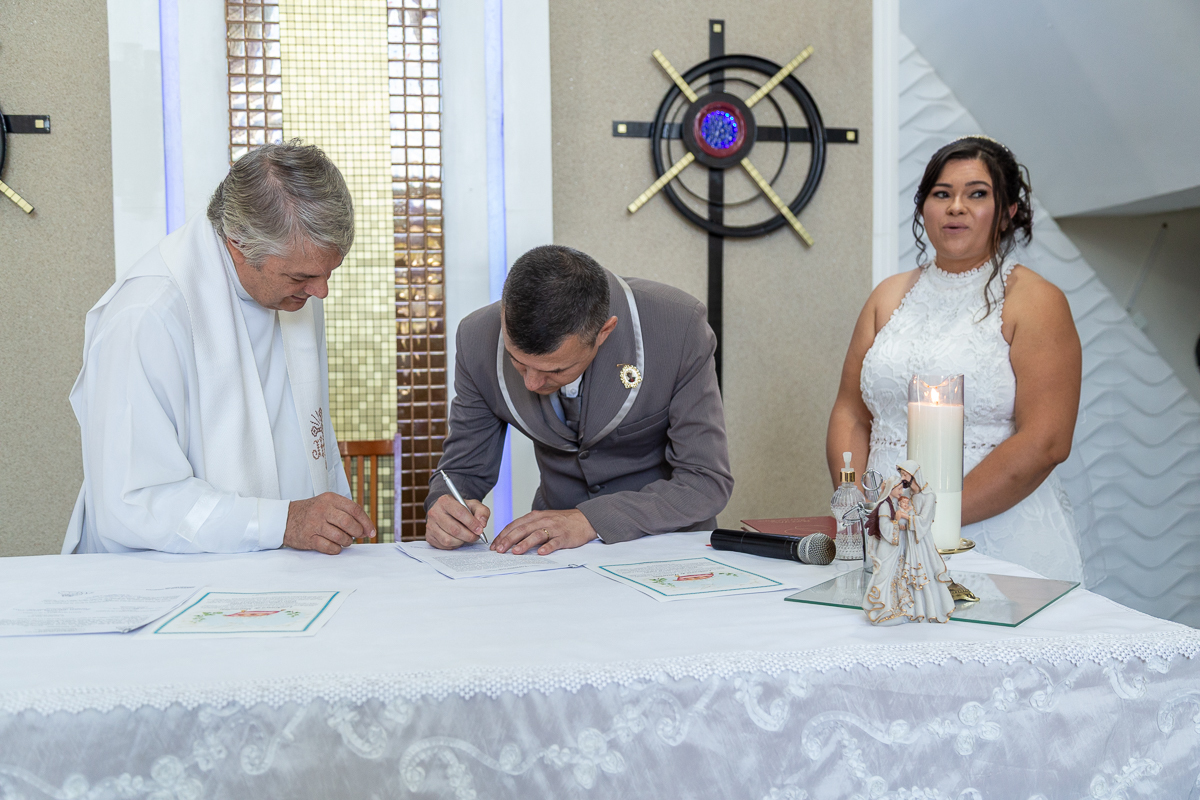 Cerimônia de casamento na Comunidade Nossa Senhora Aparecida em Roseira SP. Fotografia por Studio i - Dan Martins e Ana Almeida