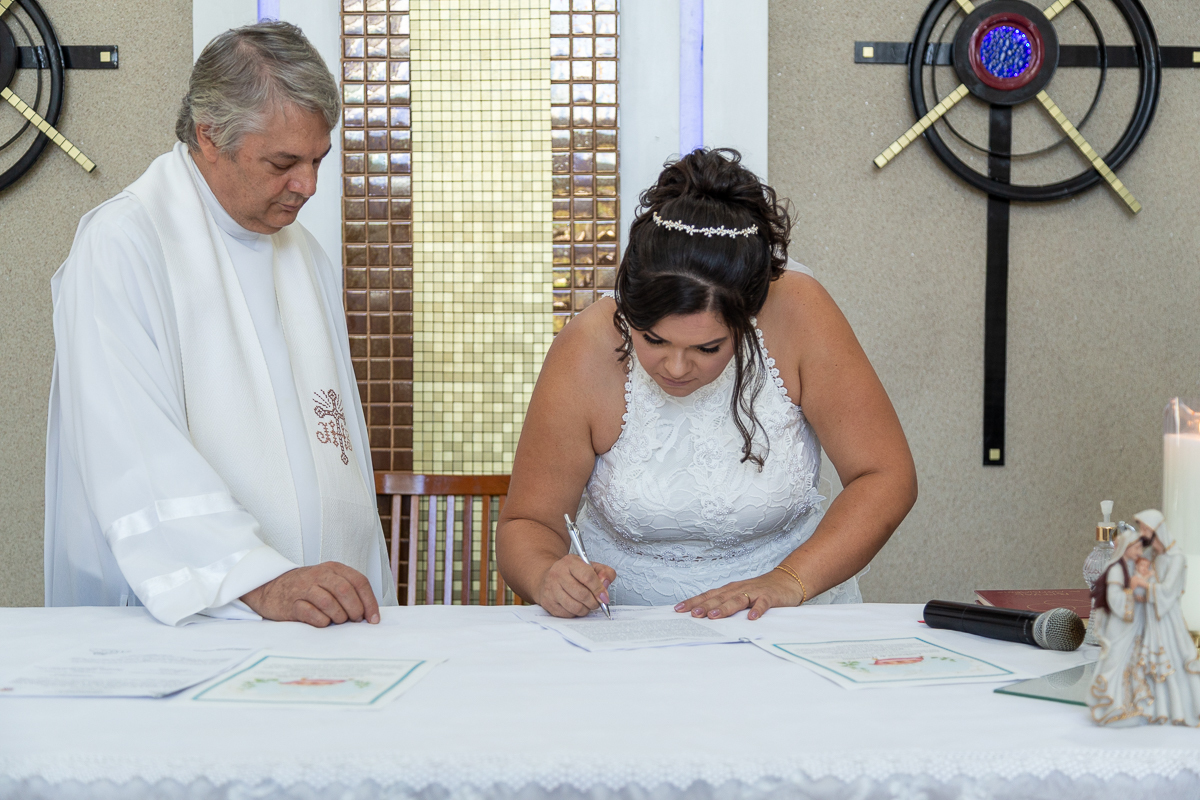 Cerimônia de casamento na Comunidade Nossa Senhora Aparecida em Roseira SP. Fotografia por Studio i - Dan Martins e Ana Almeida