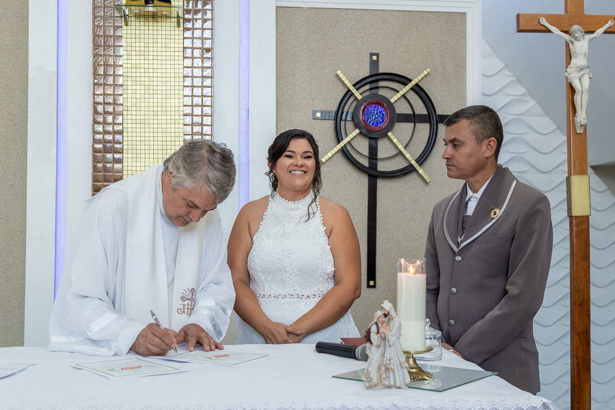 Cerimônia de casamento na Comunidade Nossa Senhora Aparecida em Roseira SP. Fotografia por Studio i - Dan Martins e Ana Almeida