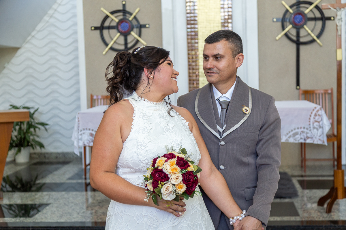 Fotógrafo de casamento no Vale do Paraíba com 13 anos de experiência. Álbuns premium e memórias reais em Roseira SP.