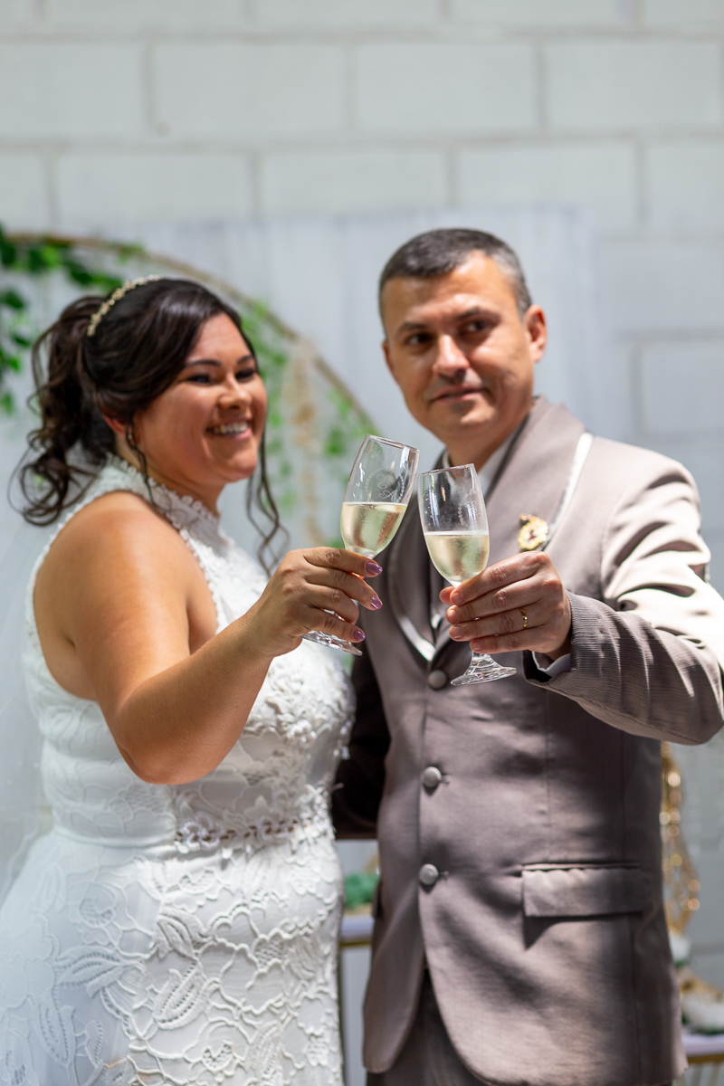 Fotógrafo de casamento no Vale do Paraíba com 13 anos de experiência. Álbuns premium e memórias reais em Roseira SP.