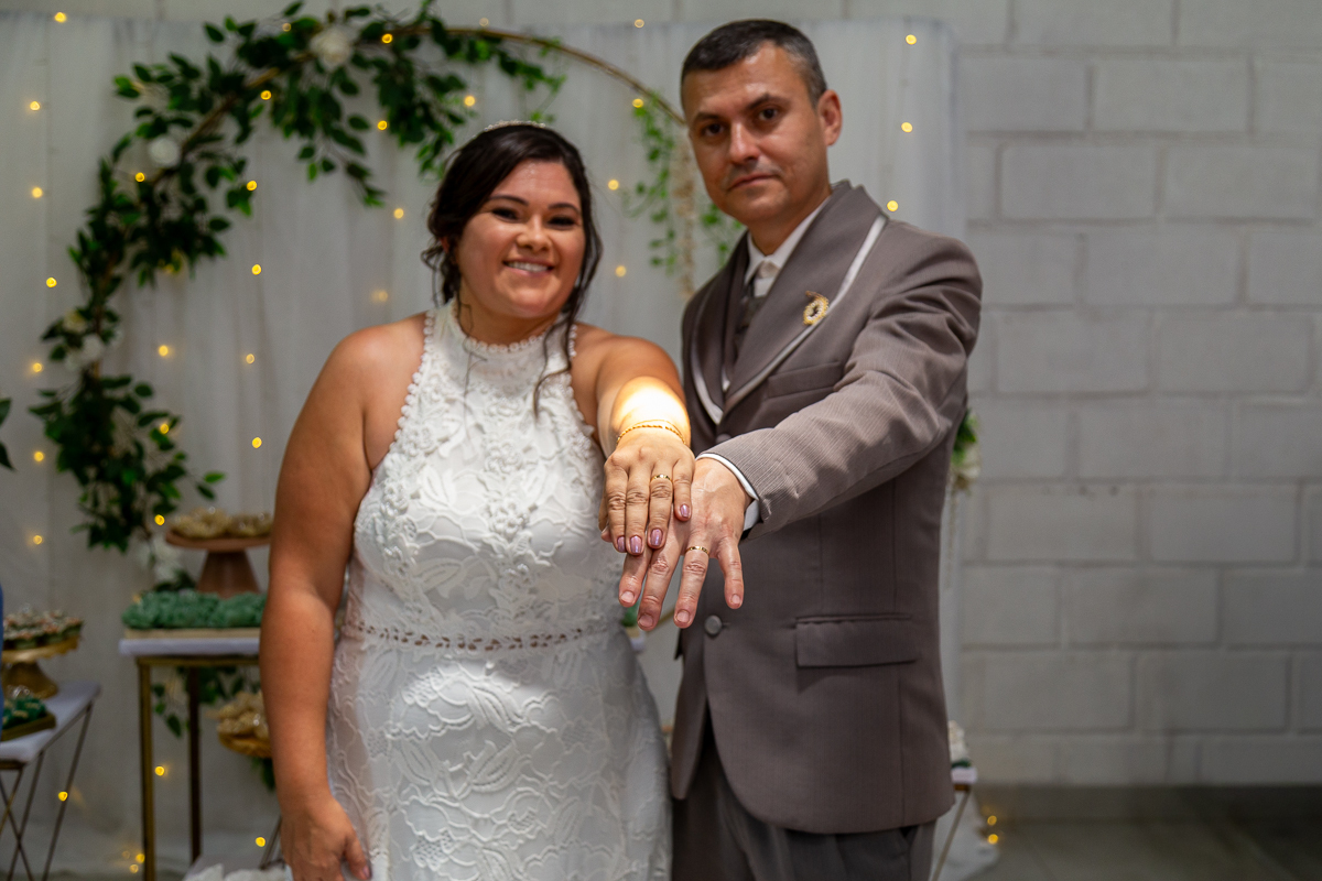 Fotógrafo de casamento no Vale do Paraíba com 13 anos de experiência. Álbuns premium e memórias reais em Roseira SP.