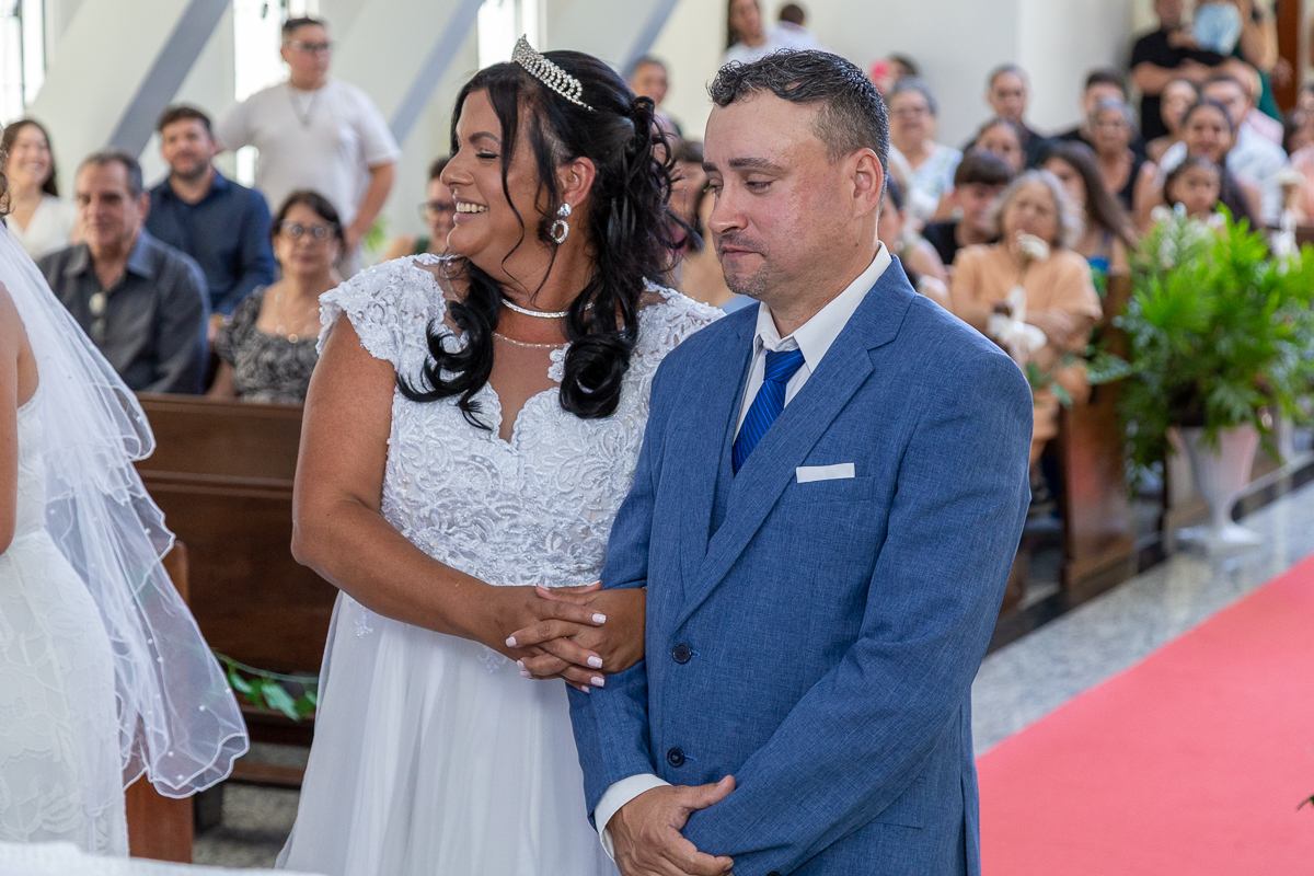 Cerimônia de casamento duplo na Comunidade Nossa Senhora Aparecida em Roseira SP. Fotografia por Studio i - Dan Martins e Ana Almeida.