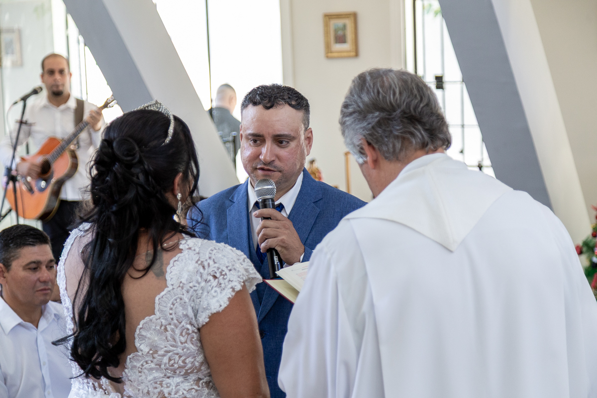 Cerimônia de casamento duplo na Comunidade Nossa Senhora Aparecida em Roseira SP. Fotografia por Studio i - Dan Martins e Ana Almeida.