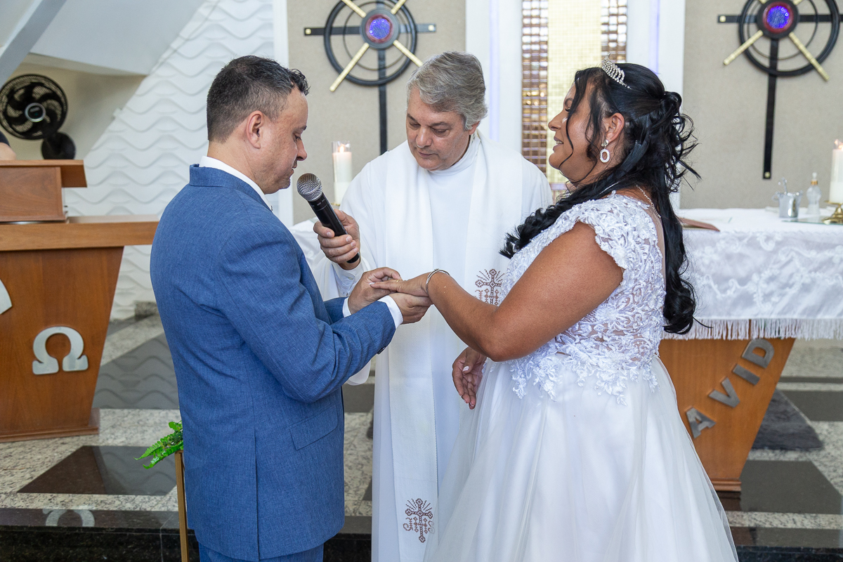 Cerimônia de casamento duplo na Comunidade Nossa Senhora Aparecida em Roseira SP. Fotografia por Studio i - Dan Martins e Ana Almeida.