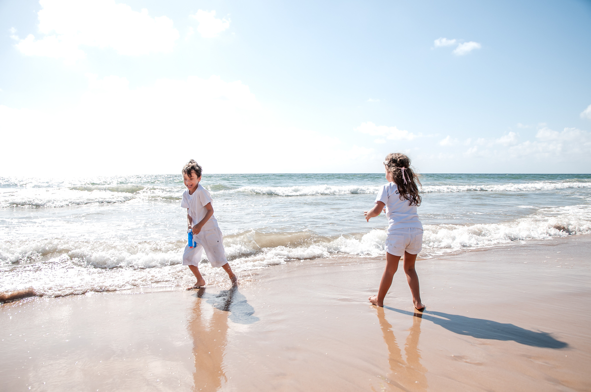 brincando com o irmão