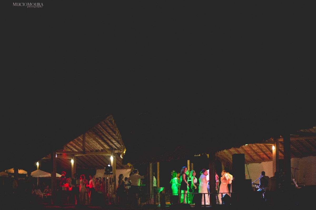 Noiva linda, noiva perfeita, casamento perfeita, luiz correia, praia , mucio moura,