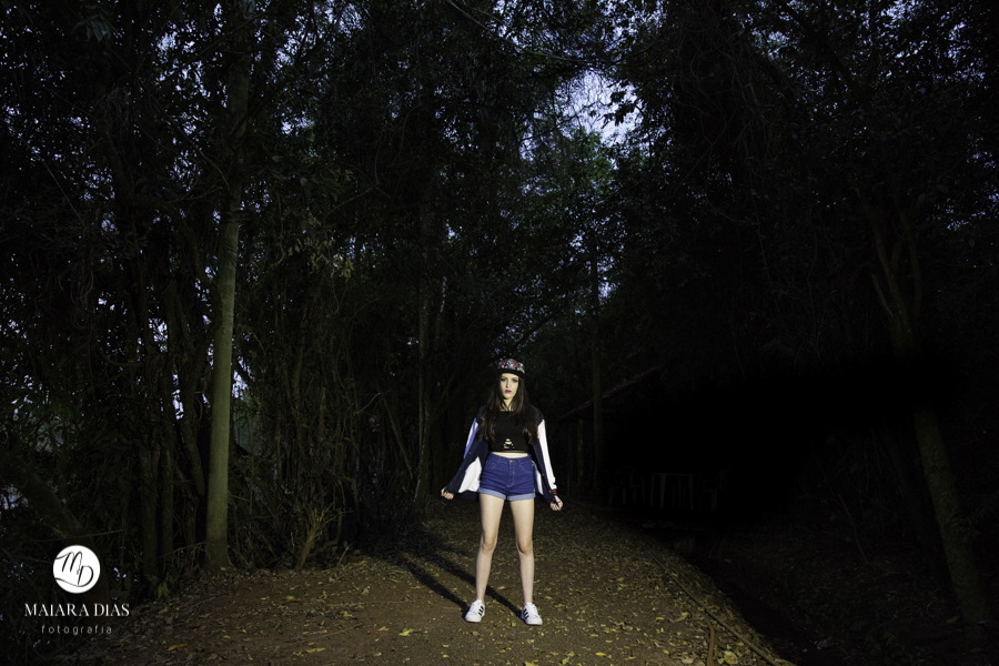 Ensaio fotografico 15 anos Isabel estação fepasa grafite trem haras estancia montagner campinas - sp Maiara Dias Fotografia