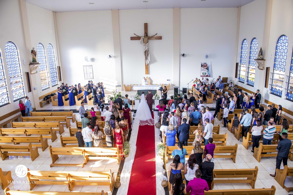 Foto do casamento Dhenyfer e Marcelo cerimonia na igreja Sao Pedro apostolo Sumare - SP