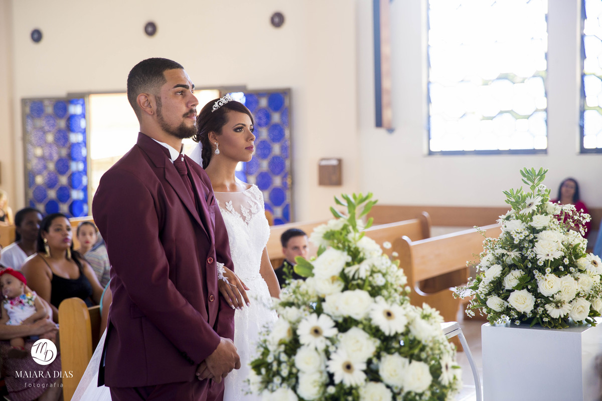 Foto do casamento Dhenyfer e Marcelo cerimonia na igreja Sao Pedro apostolo Sumare - SP