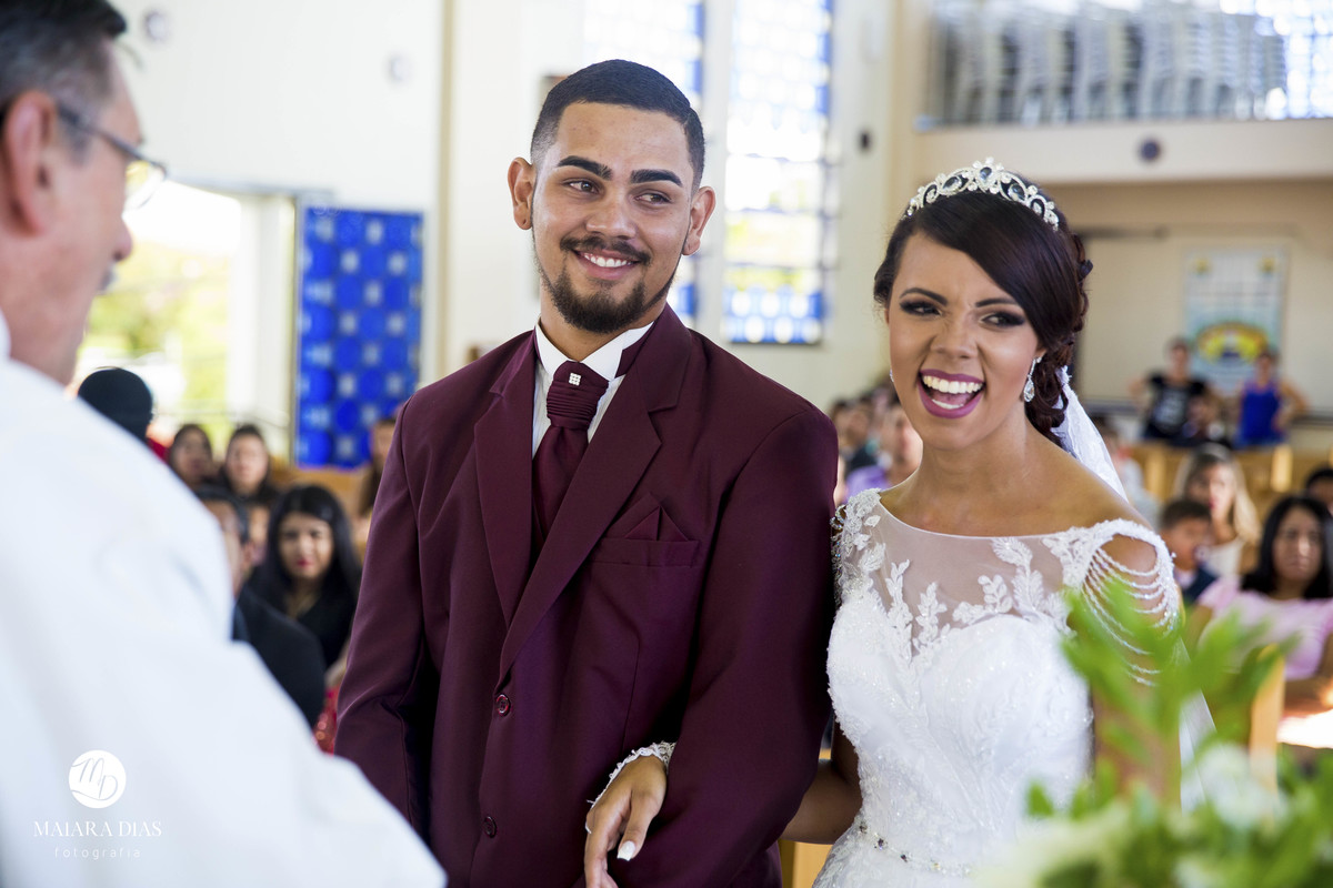 Foto do casamento Dhenyfer e Marcelo Sorriso na cerimonia na igreja Sao Pedro apostolo Sumare - SP