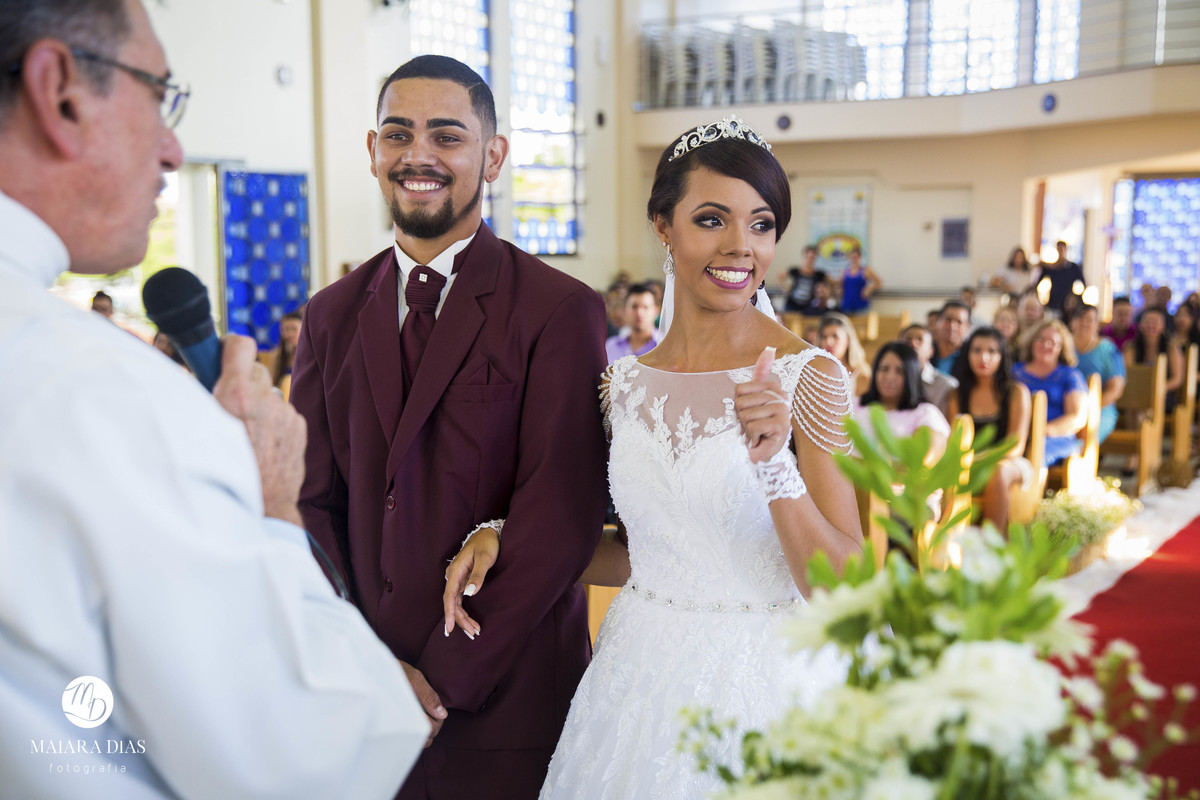 Foto do casamento Dhenyfer e Marcelo hora do SIM na cerimonia na igreja Sao Pedro apostolo Sumare - SP