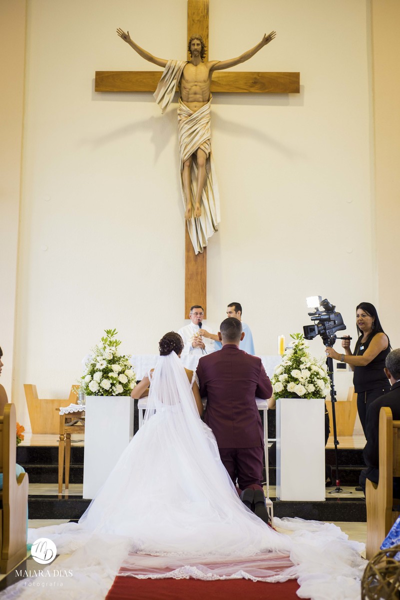 Foto do casamento Dhenyfer e Marcelo  na cerimonia na igreja Sao Pedro apostolo Sumare - SP