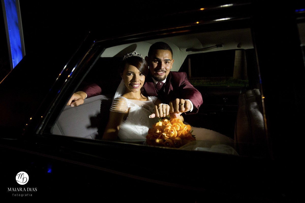 Casamento Dhenyfer e Marcelo fotos carro Ford Landau  av brasil americana - SP