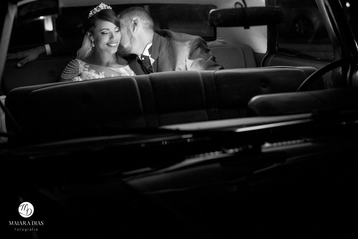 Casamento Dhenyfer e Marcelo fotos carro Ford Landau  av brasil americana - SP