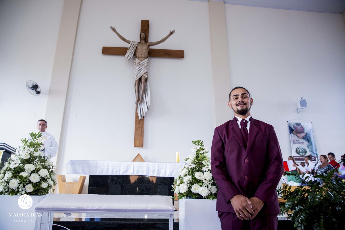 Foto entrada do noivo Marcelo na igreja São Pedro Apostolo Sumare - SP