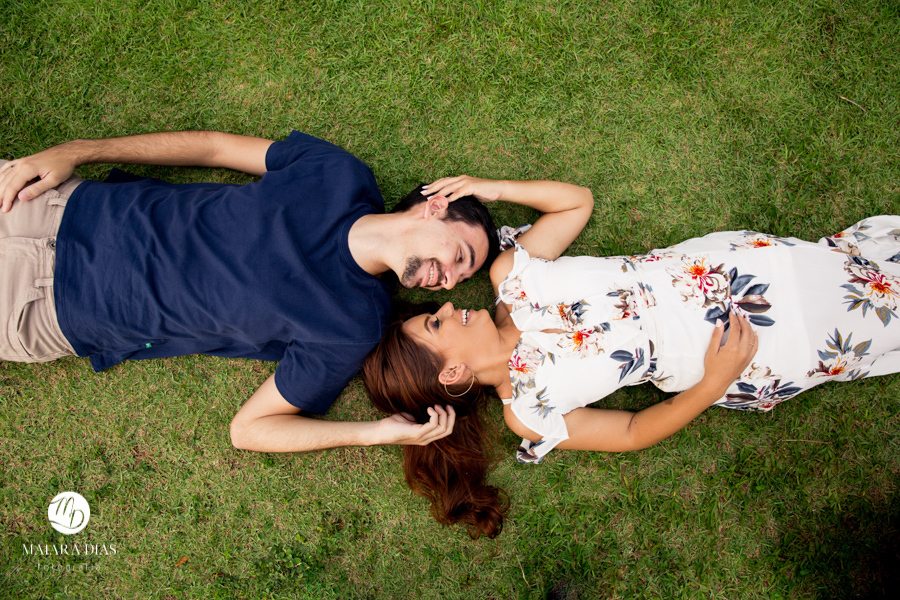 Ensaio Fotografico Pre Wedding Jaqueline e Glauco Holambra SP flores chales casas moinho Maiara Dias Fotografia