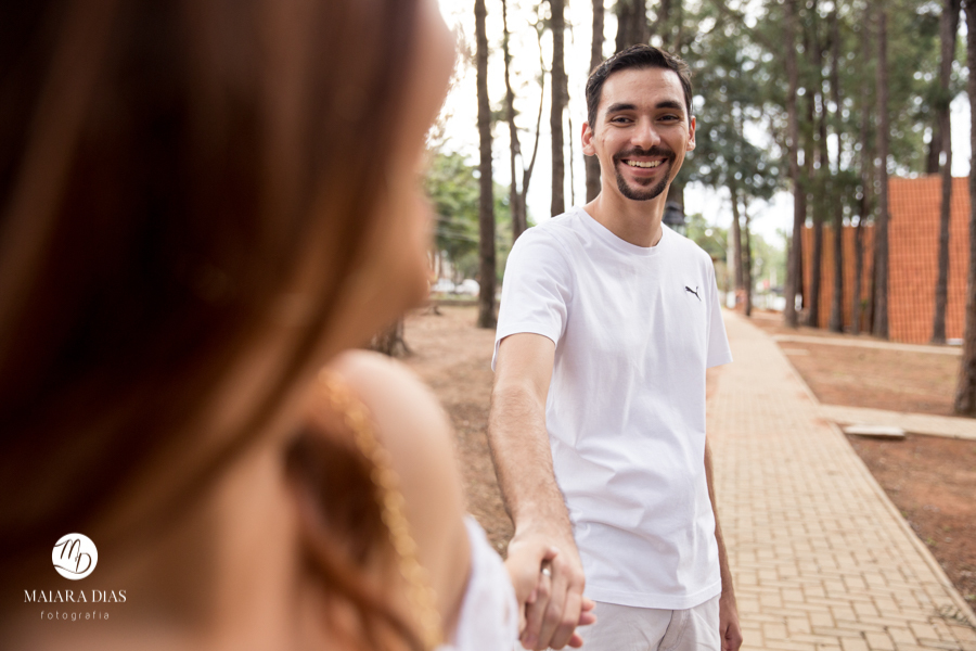 Ensaio Fotografico Pre Wedding Jaqueline e Glauco Holambra SP flores chales casas moinho Maiara Dias Fotografia