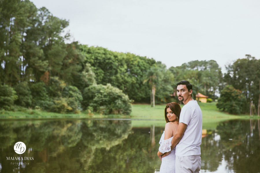 Ensaio Fotografico Pre Wedding Jaqueline e Glauco Holambra SP flores chales casas moinho Maiara Dias Fotografia