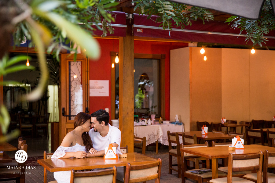 Ensaio Fotografico Pre Wedding Jaqueline e Glauco Holambra SP flores chales casas moinho Maiara Dias Fotografia