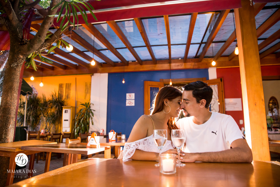 Ensaio Fotografico Pre Wedding Jaqueline e Glauco Holambra SP flores chales casas moinho Maiara Dias Fotografia