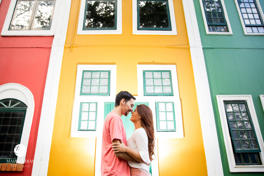 Ensaio Fotografico Pre Wedding Jaqueline e Glauco Holambra SP flores chales casas moinho Maiara Dias Fotografia