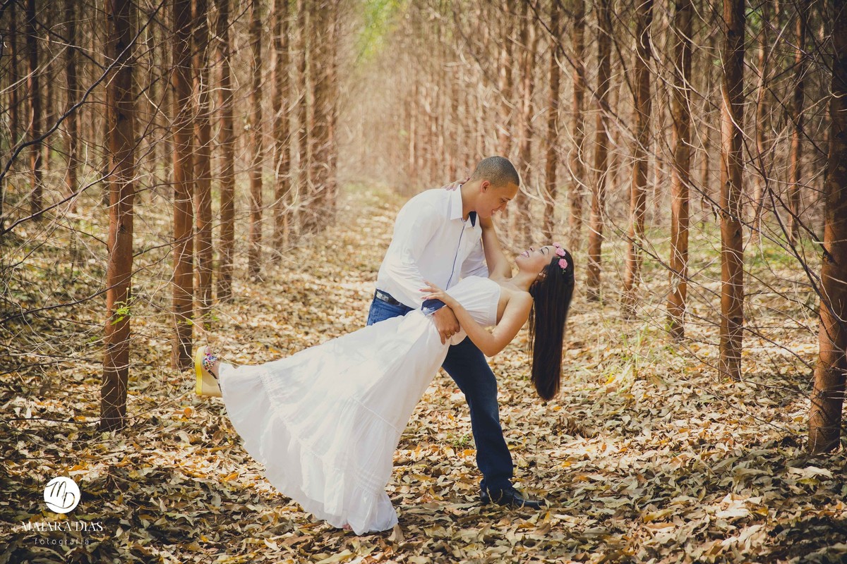 Ensaio fotografico casamento Pre Wedding Carla e Junior Brotas - SP Maiara Dias Fotografia